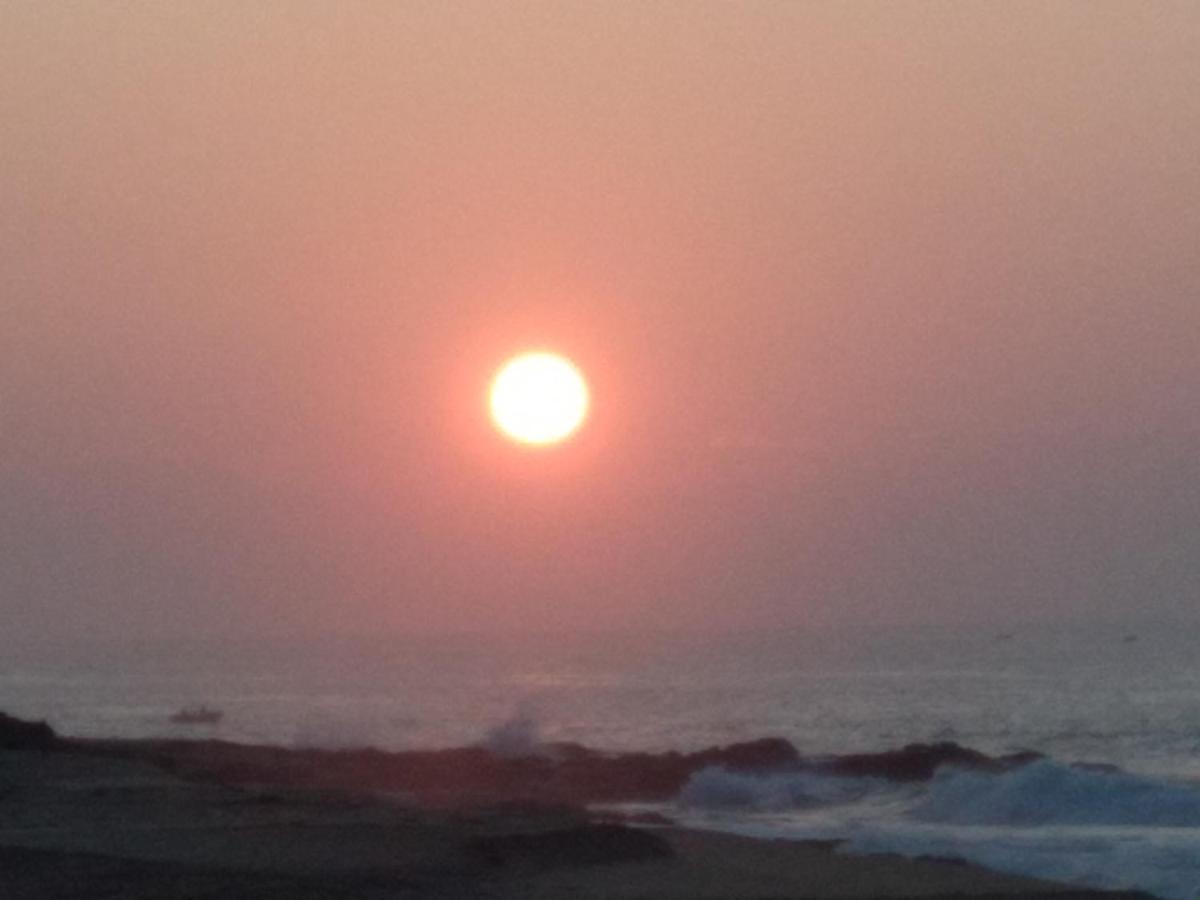 Happy Beach Guest House Hambantota Exteriör bild